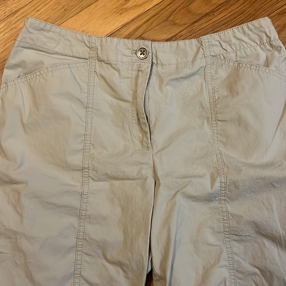 Chico's Women's Khaki Shorts Size 1 - Picture 3 of 6